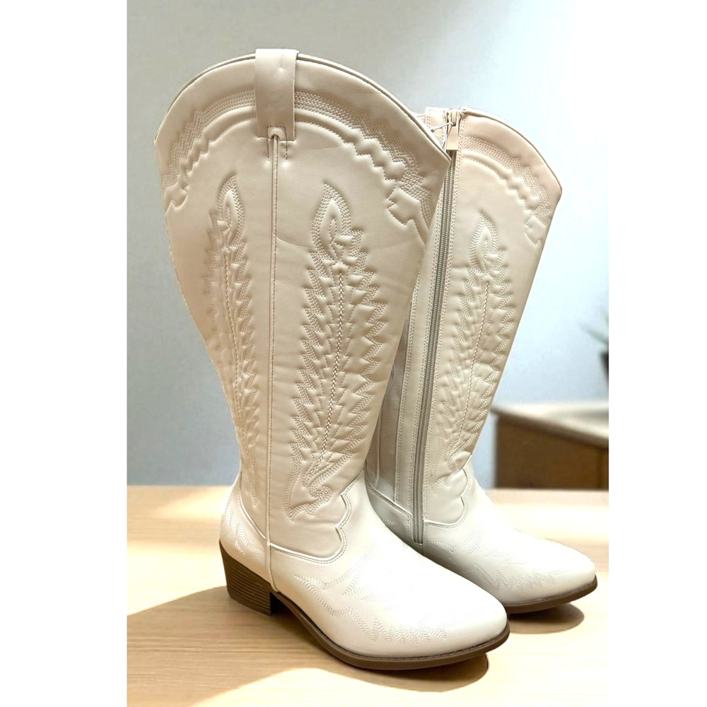 Torrid 9.5WW Wide Width Calf‎ Western Embroidered Knee Boots Faux Leather Ivory